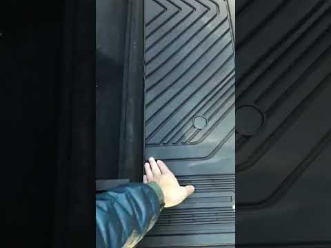 2019-2022 Ram 1500 Crew Cab With Rear Under Seat Storage | How to install the rear floor mat