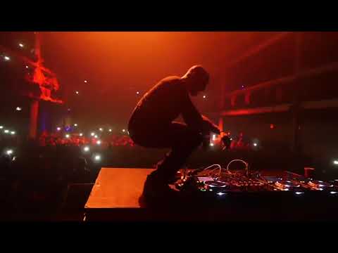 TRAVIS SCOTT BIRDS EYE VIEW TOUR NYC TERMINAL 5 VIRGIL ABLOH