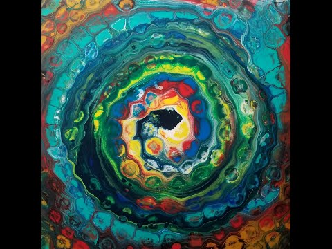 #38 - Tie dye Spiral Chameleon pour