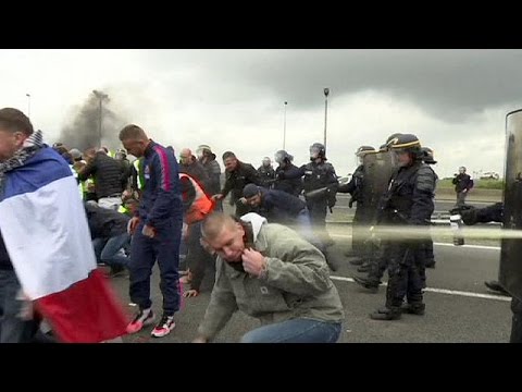 Chaos in Calais: Verkehr im Eurotunnel gesperrt