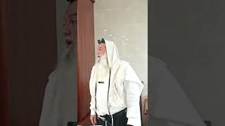 האם בבדיקת חמץ מותר לבדוק עם פנס? (הרב יגאל כהן) - התמונה מוצגת ישירות מתוך אתר האינטרנט יוטיוב. זכויות היוצרים בתמונה שייכות ליוצרה. קישור קרדיט למקור התוכן נמצא בתוך דף הסרטון