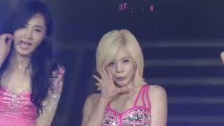 Girls&#39; Generation DANCING QUEEN   World Tour ~Girls &amp; Peace~ in Seoul 2013  Sub Español