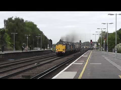 (HD) DRS 37059 & old livery 37038 THRASH through Tonbridge working 6O62 - 23/9/11