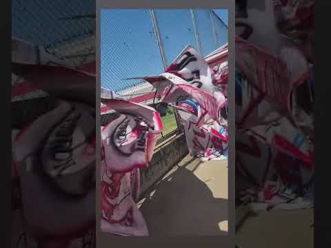 "La hinchada del Gallo en la previa del torneo. Video original hecho por C.D.M 1947" Barra: Los Borrachos de Morón &bull; Club: Deportivo Morón