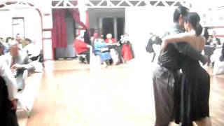 JOHN ZABALA Y PAMELA RAMOS BAILANDO EL TANGO UN CRIMEN DE CALO CON RAUL BERON 1942