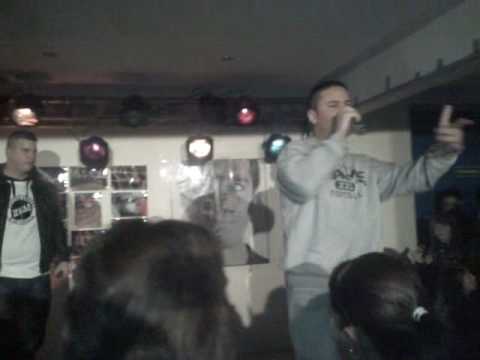 Auftritt von Ferro ´´ 16 Bars ´´  in Blechkiste!