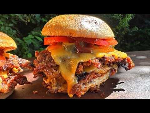 Smashed Pulled Pork Burger