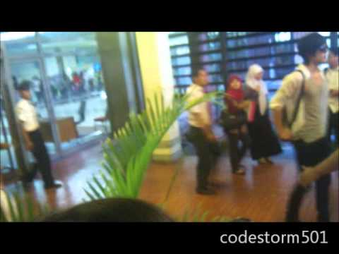 X-5 arrival in Jakarta 110603 [HD]