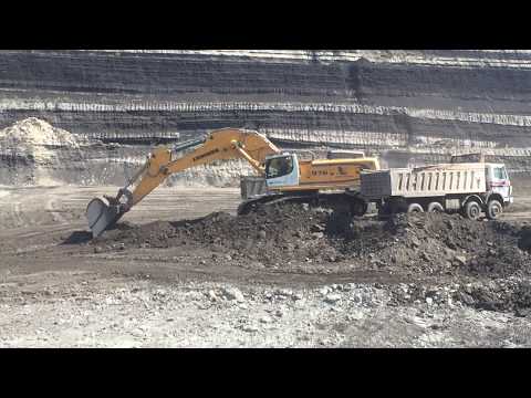 Liebherr 976 Excavator Loading Trucks