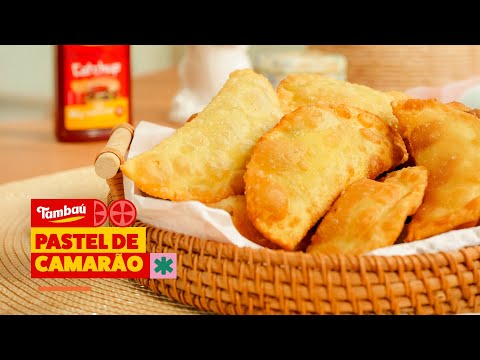 Pastel de Camarão com Creme de Coentro