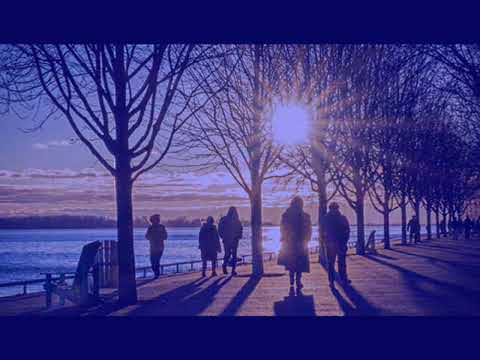 379 - I  taaakoooo ... ode i ona. !  GODINA STARA