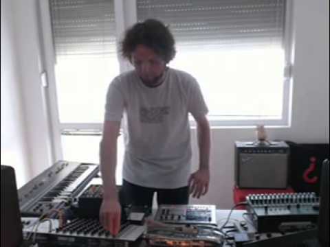 Plug and Lay: Banyek live - RTS.FM.101012