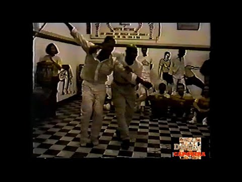 MESTRE MORAES E JOÃO GRANDE JOGANDO