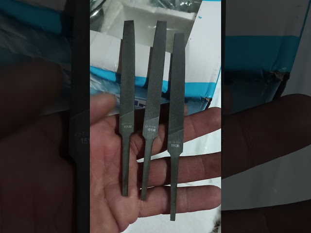 Vídeo relacionado con Libraton Lima de Metal Plana de 8 Pulgadas, Herramienta de Archivo de Metal con Mango Ergonómico, Lima de Mano para Metal, Metalurgia, Madera, Plástico, Lima Plana para Refinar, Dar Forma y Raspar