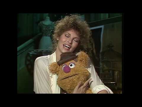 Muppet Songs: Raquel Welch - Confide in Me