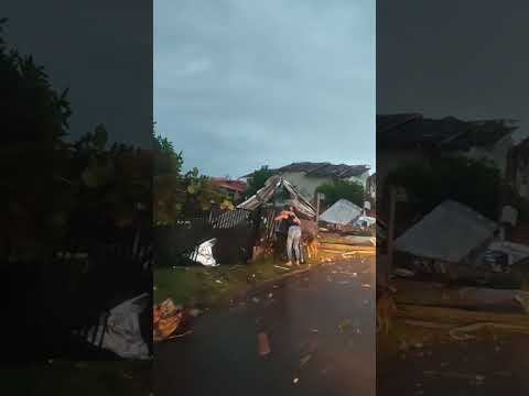 Vendaval destruiu 90% da cidade de Rio Bonito Do Iguaçu Paraná nesse momento as 18:30 dia 07/11/2025
