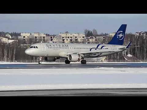 Посадка Airbus A320 200 Аэрофлот в ливрее SkyTeam