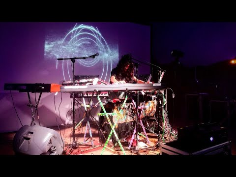 W.Komendarek  premiera płyty CD koncertowej *Planetyzacja świadomości*