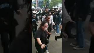 Download lagu Viral ❗❗Jeje Slebew Ngamuk Di kerumuni fans #jeje_slebew #Citayem_fashionweek mp3 Download lagu Viral ❗❗Jeje Slebew Ngamuk Di kerumuni fans #jeje_slebew #Citayem_fashionweek mp3