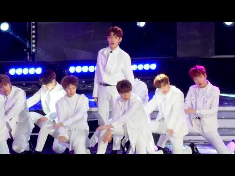 유앤비 (UNB) 찬 (강유찬) 직캠 - 감각 (Feeling) : 180512