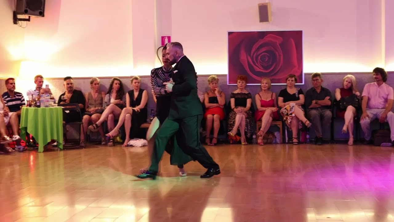 Video thumbnail for Claudio Gonzalez i Marcela Vespasiano, a PorEsePalpitarMilonga, Barcelona, Juliol 2025