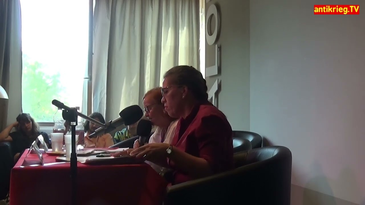 UZ-Friedenstage: Dayana Rodríguez Gutiérrez, Botschaft Kubas - Petra Wegener, Vorsitz Freundschaftsgesell. BRD-Kuba