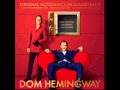 Dom Hemingway. Musica: Rolfe Kent 