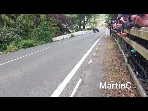 SeniorTT 2022, Lap 1, first 12 bikes through Barregarrow #iomtt #TT2022 #TT