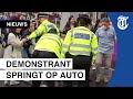 Demonstrant veroorzaakt auto-ongeluk Boris Johnson