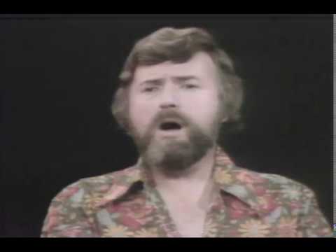 Joso Spralja sings Tamo Daleko