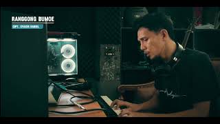 Download lagu RANGGONG BUMOE - SYAKIR DANIEL ( Versi Piano ) Terjemahan Bahasa Indonesia | ORIGINAL SONG mp3