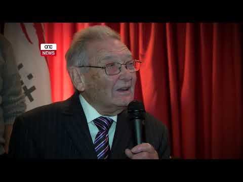 IĦALLINA T-TABIB U L-POLITIKU VINCENT MORAN.