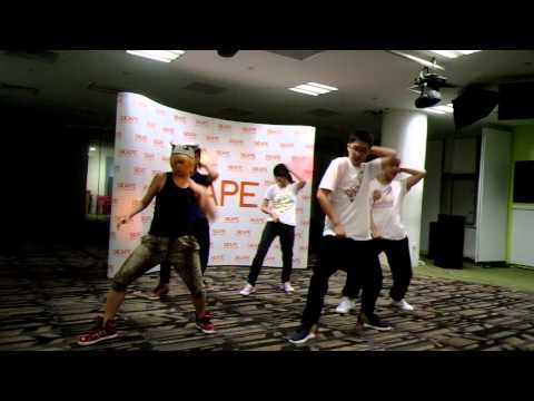 120921 KPOP Dance Off Vol 27: BTOB - WOW