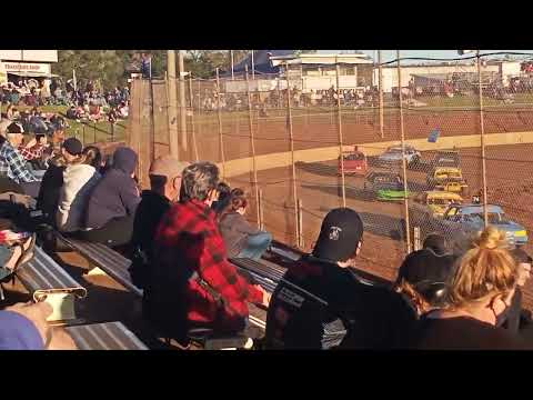 Brisbane International Archerfield Speedway - RSA Limited Sedans heat 1. 04.06.22