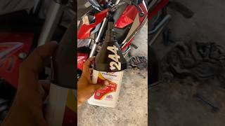 Dei uma atenção na moto!