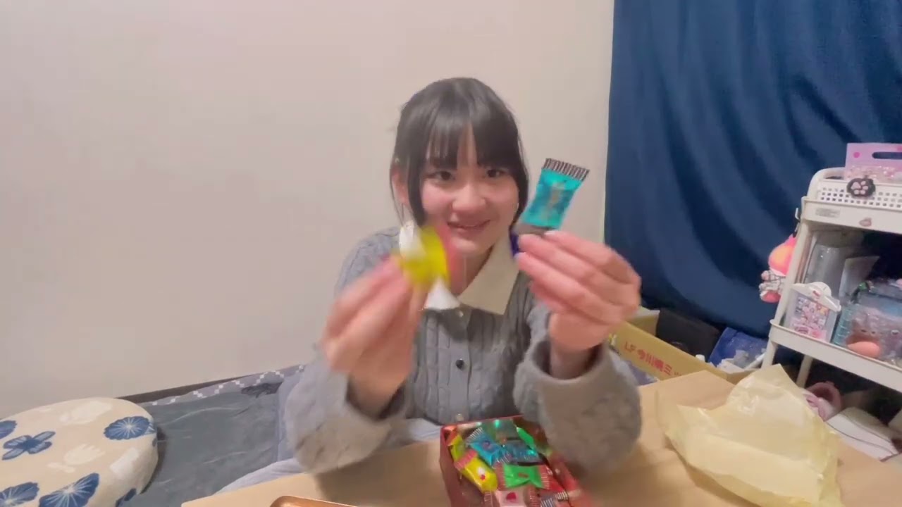 【3Dアイスと可愛い缶のお菓子を買いました😁】