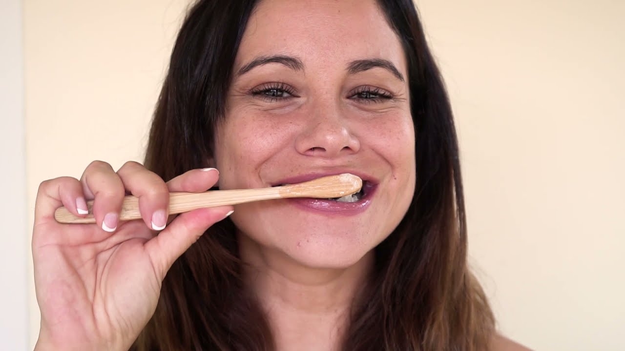 How to Brush Your Teeth Sustainably | SuperBee Dentos Zero-Waste Toothpaste Tabs