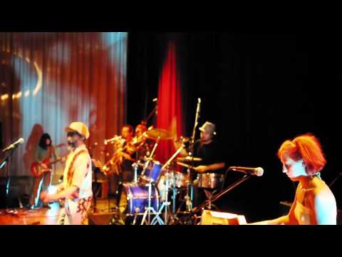 RAS PEREZ & The Reggae Ambassadubs - "Oh Jah Jah" live