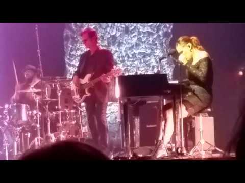 BETH HART   Fire On The Floor @ Olympia Paris, December 13th 2016