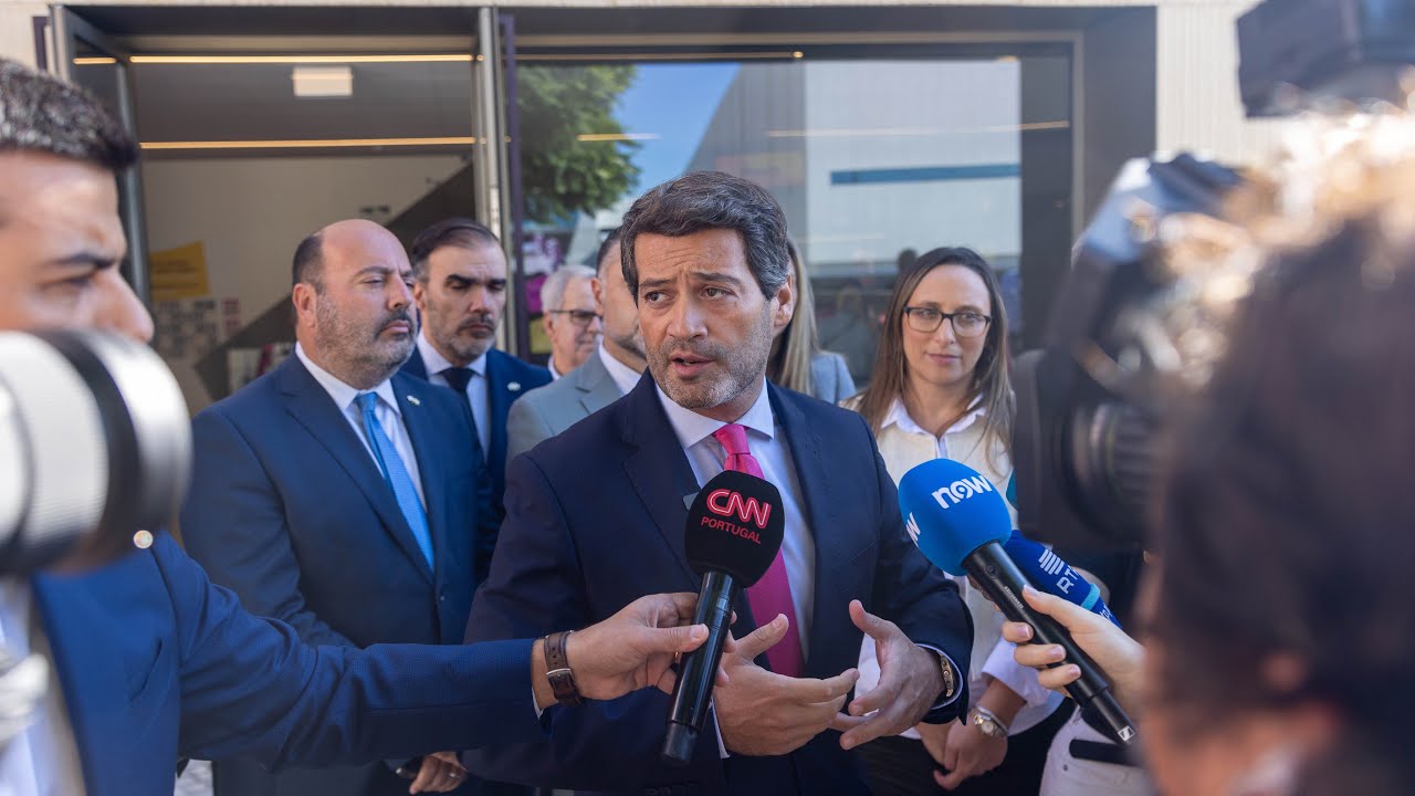 Para mim, Quem incendia autocarros e ataca polícias é rascaria!