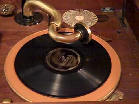 Clyde Doerr Orchestra I Wish I Knew Roaring 20's.MP4