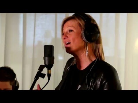 Bjorn & Tess: Barbara Dex - La Isla Bonita (live bij JOE)