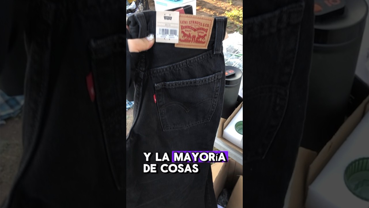 New Levi's Jeans at the Tianguis #tianguis #sobreruedas #baca #mercadito #clothing #thrift #mexico