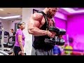 Omi gib die Hanteln her! Monster Arm Workout im Hotel Gym