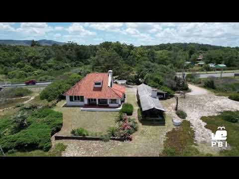 Video de YouTube - Casa en Venta de 5 dormitorios con  Garage en Las Flores, Maldonado