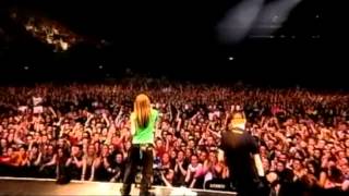 Avril Lavigne - Basket Case (Cover Green Day) (Live in Dublin 2003) Legendado #HD
