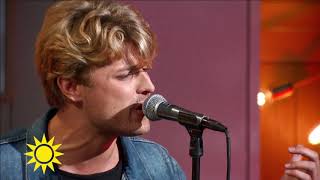 Download lagu Sandro Cavazza sjunger Aviciis 'Without you' - Nyhetsmorgon (TV4) mp3