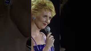 Download lagu That song... Lulu singing 'To Sir With Love' live on her show mp3 Download lagu That song... Lulu singing 'To Sir With Love' live on her show mp3