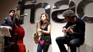 On the Sunny Side of the Street   Andrea Motis, Joan Chamorro & Josep Traver Fnac, L'Illa