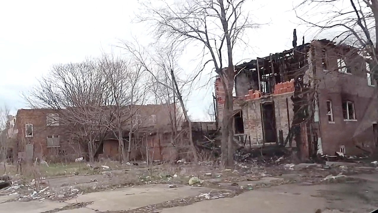 ABANDONED AND FULL OF TRASH / GARY INDIANA